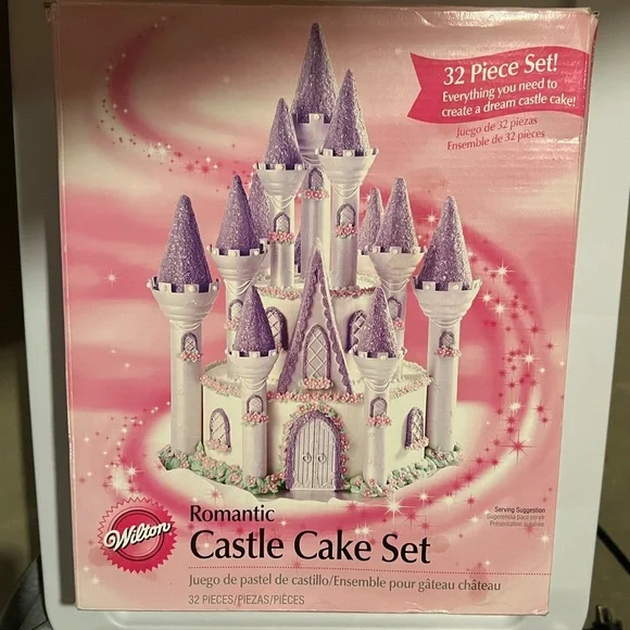 NWT Castle Cake Set - Picture 1 of 4